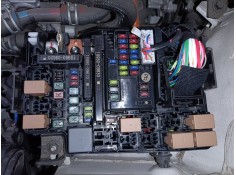 CAJA RELES / FUSIBLES 