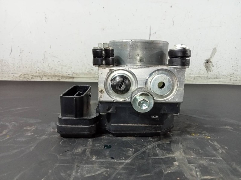 Recambio de abs para toyota c-hr hybrid dynamic plus referencia OEM IAM 4451047070  P3-A8-22-2