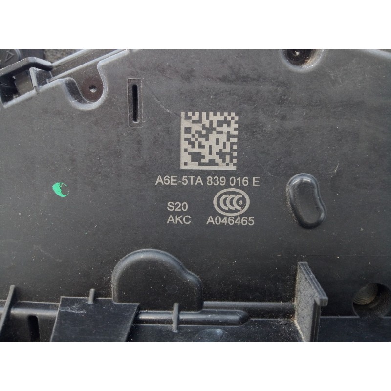 Recambio de cerradura puerta trasera derecha para volkswagen t-roc sport referencia OEM IAM 5TA839016E  E1-A5-44-2