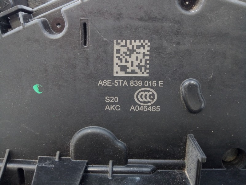 Recambio de cerradura puerta trasera derecha para volkswagen t-roc sport referencia OEM IAM 5TA839016E  E1-A5-44-2