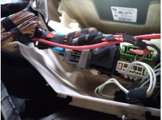 CAJA RELES / FUSIBLES 