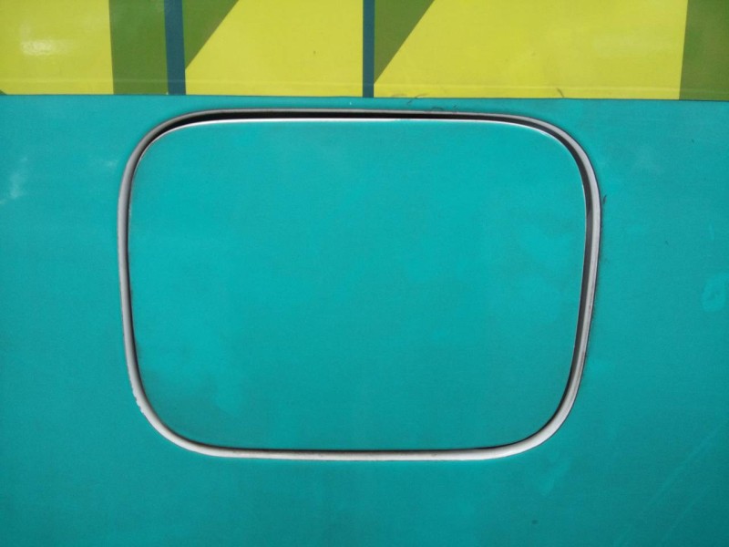 Recambio de tapa exterior combustible para volkswagen caddy furgón/kombi maxi furgón bmt referencia OEM IAM   