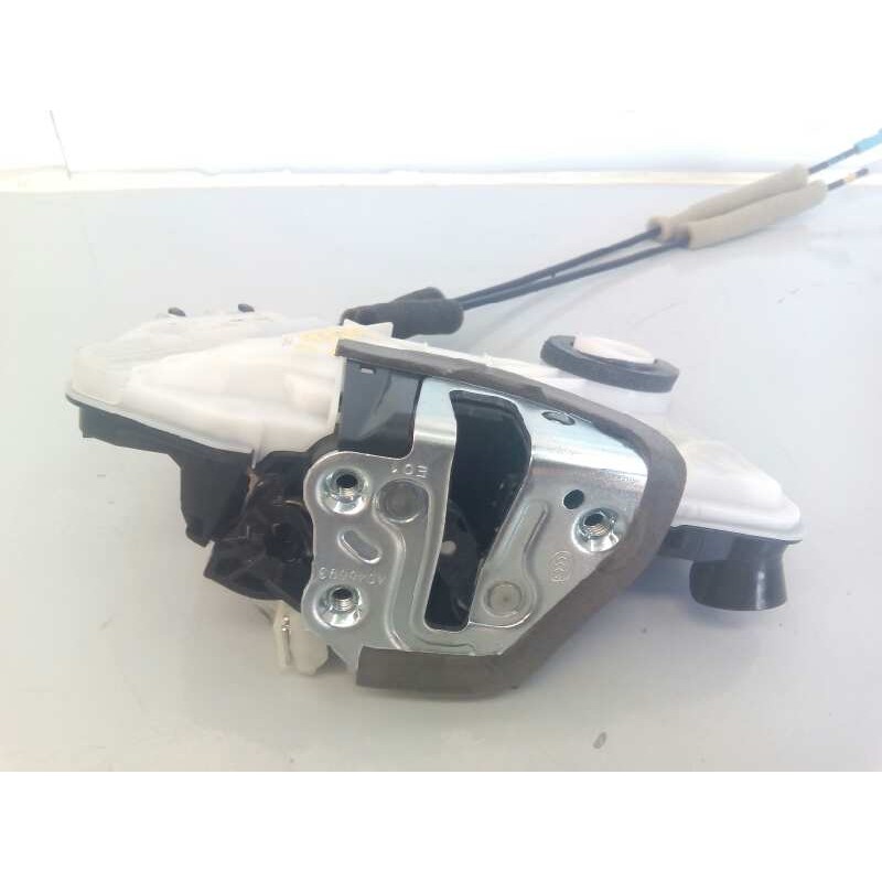 Recambio de cerradura puerta delantera derecha para toyota prius+ eco referencia OEM IAM 6111120  E2-B4-5-1