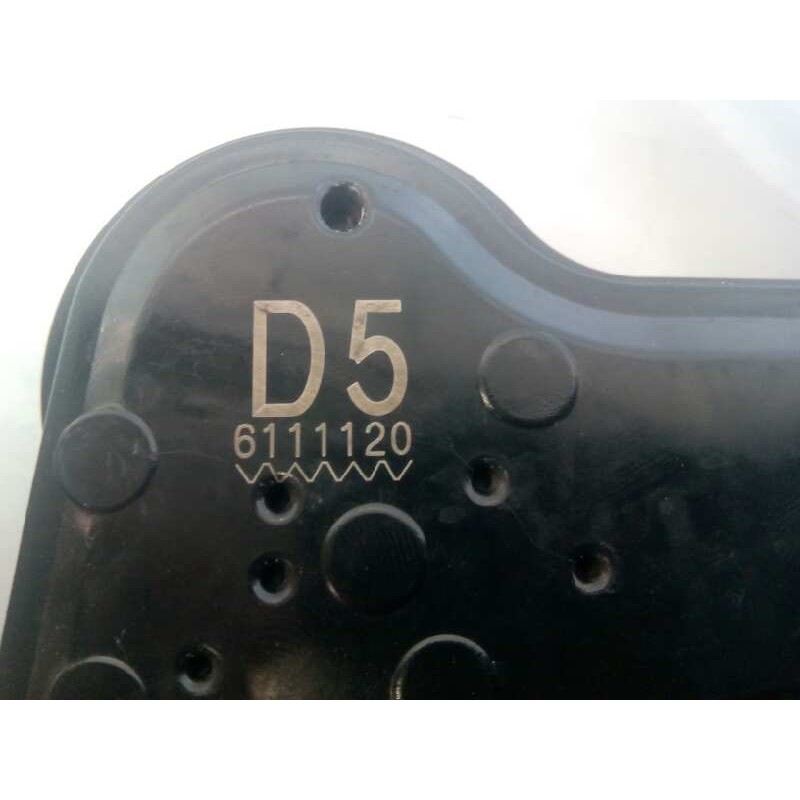 Recambio de cerradura puerta delantera derecha para toyota prius+ eco referencia OEM IAM 6111120  E2-B4-5-1