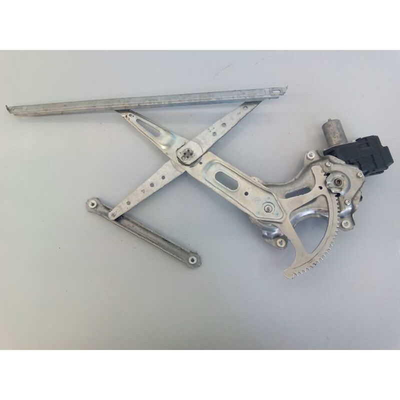 Recambio de elevalunas delantero derecho para toyota prius+ eco referencia OEM IAM 8571062010 0620204011 E2-B4-3-1