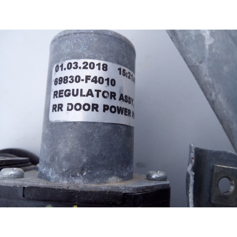 Recambio de elevalunas trasero derecho para toyota c-hr hybrid dynamic plus referencia OEM IAM 69830F4010  E2-B4-39-2