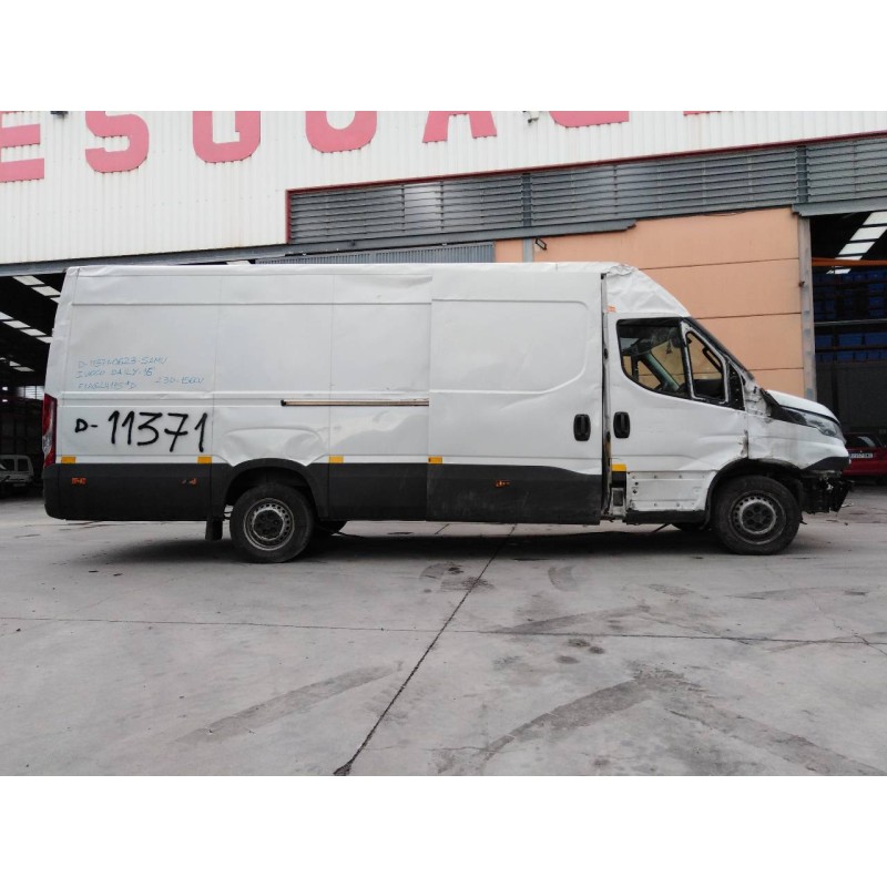 iveco daily furgón del año 2019