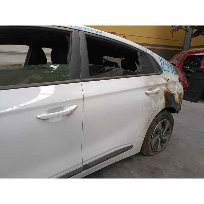 Recambio de puerta trasera izquierda para hyundai ioniq hybrid referencia OEM IAM   