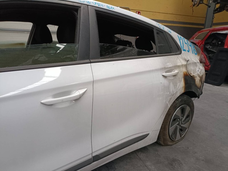 Recambio de puerta trasera izquierda para hyundai ioniq hybrid referencia OEM IAM   