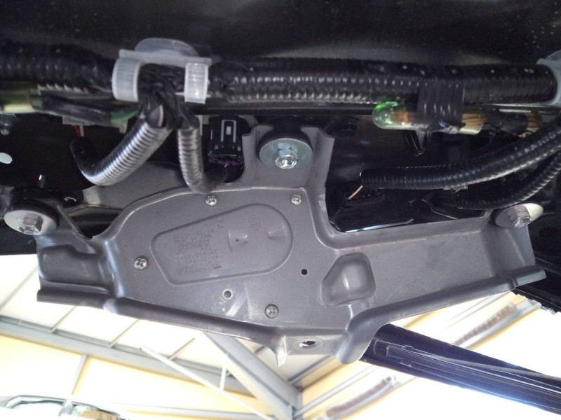 Recambio de motor limpia trasero para toyota c-hr hybrid dynamic plus referencia OEM IAM 85130F4010  