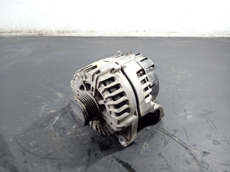 Recambio de alternador para bmw x5 (f15) xdrive40d referencia OEM IAM 8570675AI04 FG23S 68 P3-A4-23-5