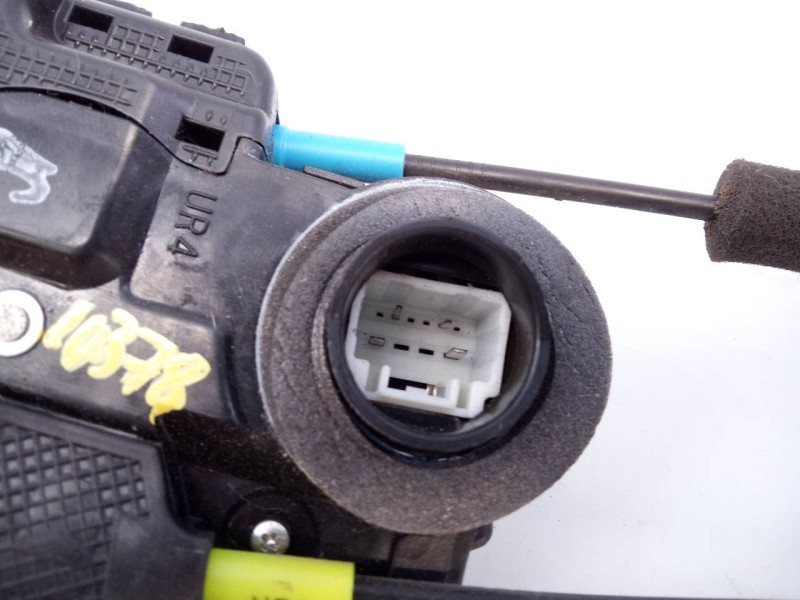 Recambio de cerradura puerta delantera derecha para dacia sandero stepway referencia OEM IAM   E1-A1-44-1