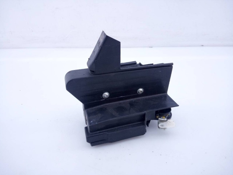 Recambio de cerradura puerta trasera derecha para dacia sandero stepway referencia OEM IAM 825022281RG  E1-A1-43-1