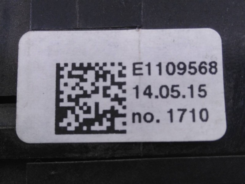 Recambio de mando limpia para dacia duster ambiance 4x2 referencia OEM IAM E1109568  E2-A1-44-3