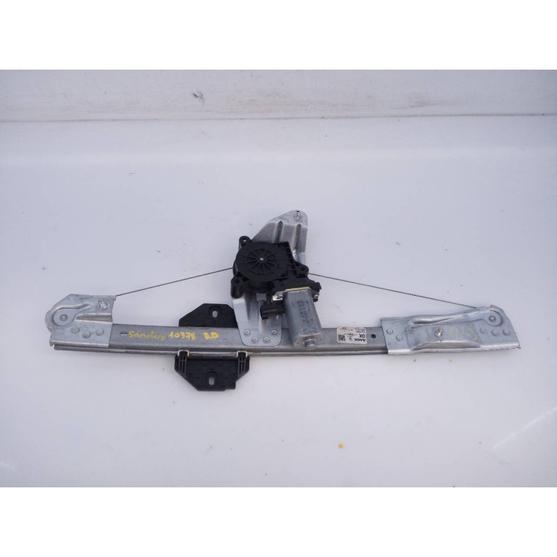 Recambio de elevalunas delantero derecho para dacia sandero stepway referencia OEM IAM 807209299R  E1-A1-36-1