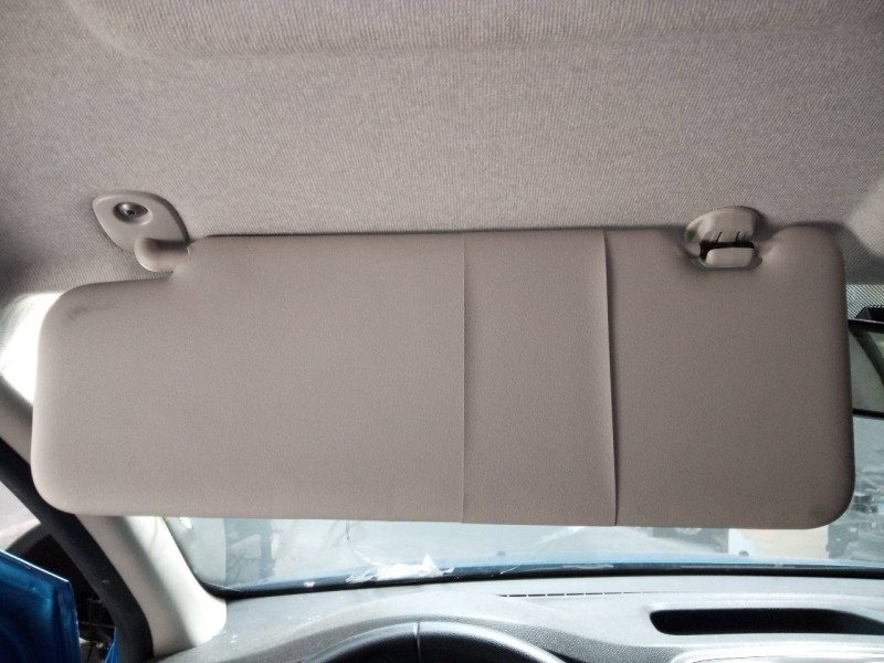 Recambio de parasol izquierdo para dacia sandero stepway referencia OEM IAM   
