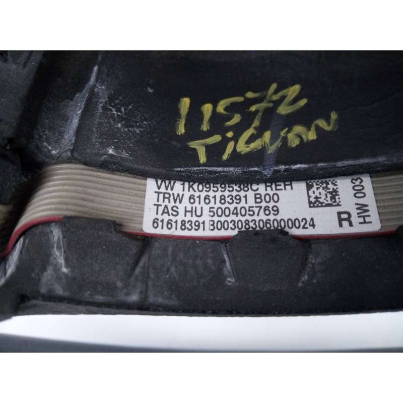 Recambio de volante para volkswagen tiguan (5n2) sport 4motion referencia OEM IAM 1K0959538C  E1-B6-38-1