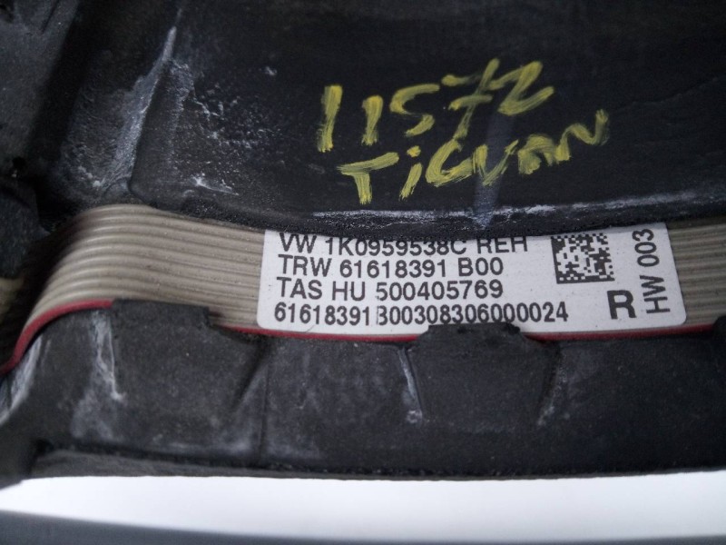 Recambio de volante para volkswagen tiguan (5n2) sport 4motion referencia OEM IAM 1K0959538C  E1-B6-38-1
