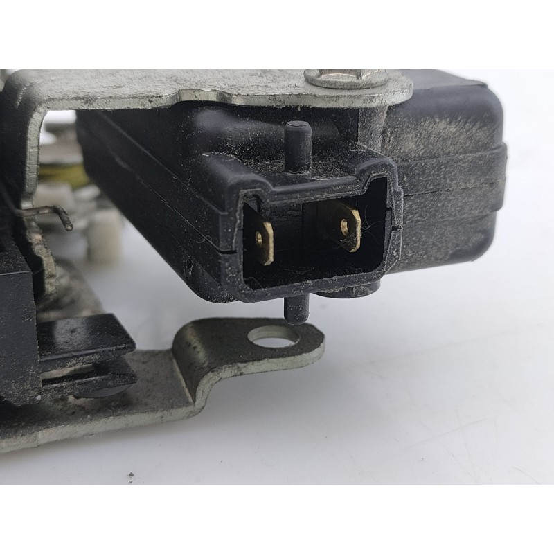 Recambio de cerradura puerta trasera derecha para dacia logan laureate referencia OEM IAM   E1-A1-40-2