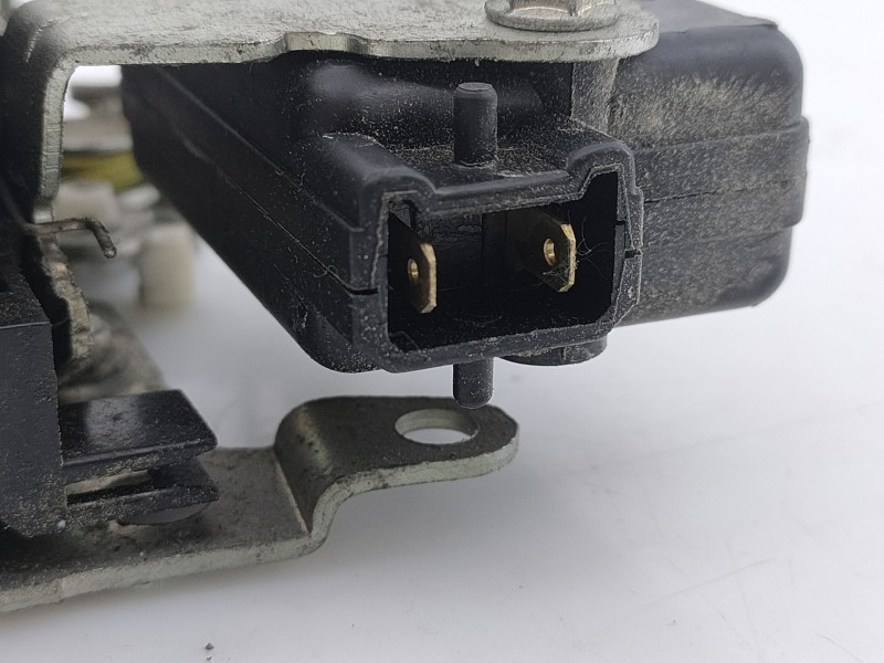 Recambio de cerradura puerta trasera derecha para dacia logan laureate referencia OEM IAM   E1-A1-40-2