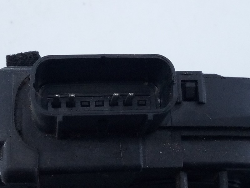 Recambio de cerradura puerta trasera derecha para hyundai ix20 gls comfort referencia OEM IAM 814201K000  E2-B5-10-1