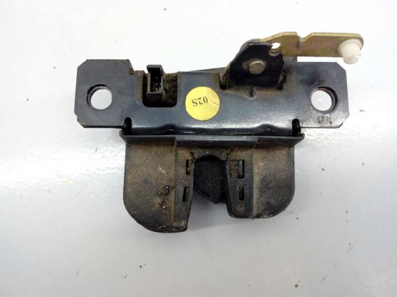 Recambio de cerradura puerta trasera derecha para volkswagen caddy ka/kb (2k) furg. referencia OEM IAM 2K0827185  E1-B6-40-1