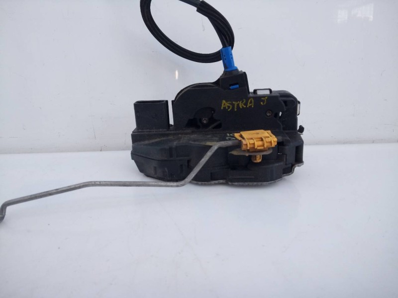 Recambio de cerradura puerta delantera derecha para opel astra j lim. excellence referencia OEM IAM 3023880  E2-B6-65-2