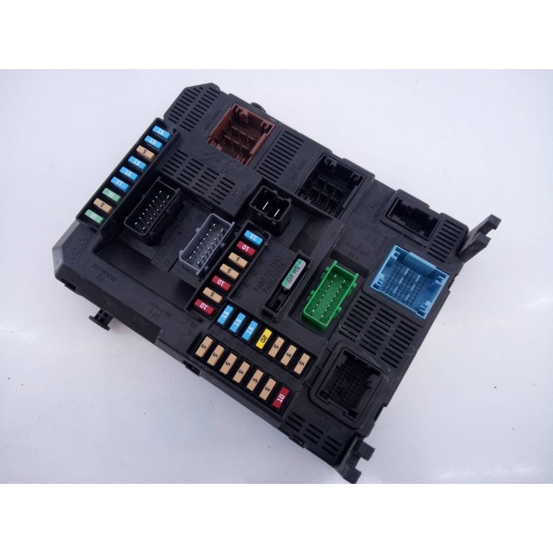 Recambio de caja reles / fusibles para peugeot 208 style referencia OEM IAM 9819849680  E3-B2-40-4