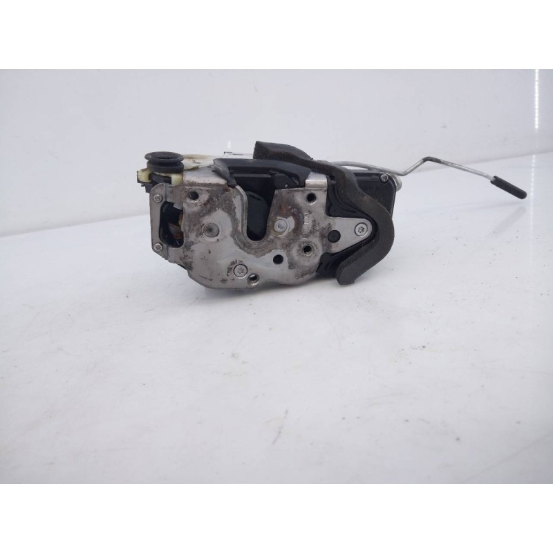 Recambio de cerradura puerta trasera derecha para opel astra j lim. excellence referencia OEM IAM 3023880  E2-B6-55-1