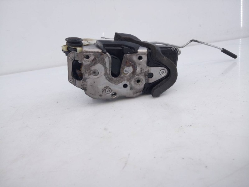 Recambio de cerradura puerta trasera derecha para opel astra j lim. excellence referencia OEM IAM 3023880  E2-B6-55-1