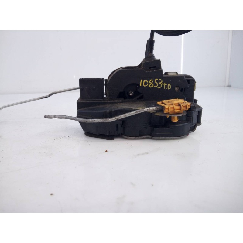 Recambio de cerradura puerta trasera derecha para opel astra j lim. excellence referencia OEM IAM 3023880  E2-B6-55-1