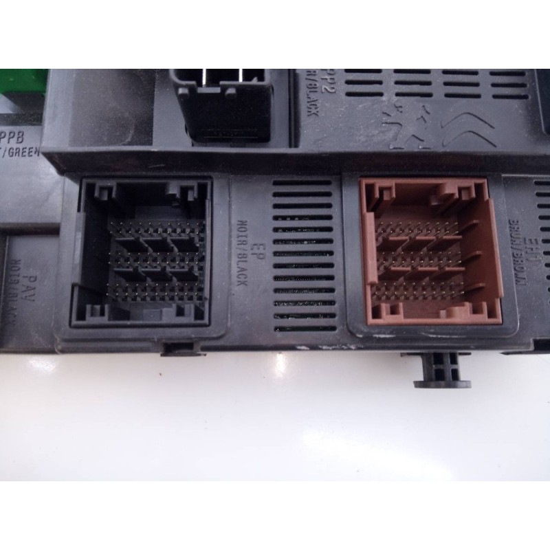 Recambio de caja reles / fusibles para peugeot 208 style referencia OEM IAM 9819849680  E3-B2-40-4