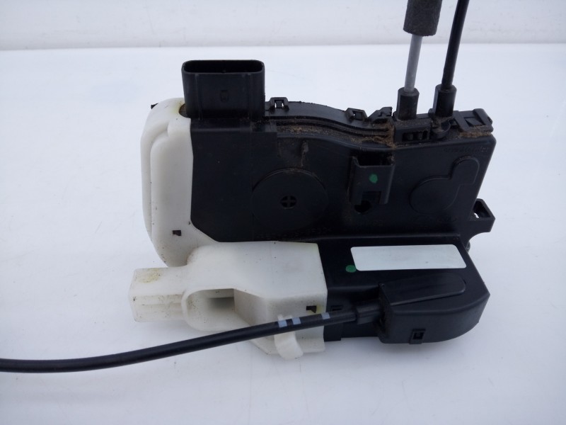 Recambio de cerradura puerta trasera derecha para hyundai ix35 classic 2wd referencia OEM IAM   E2-B5-5-1