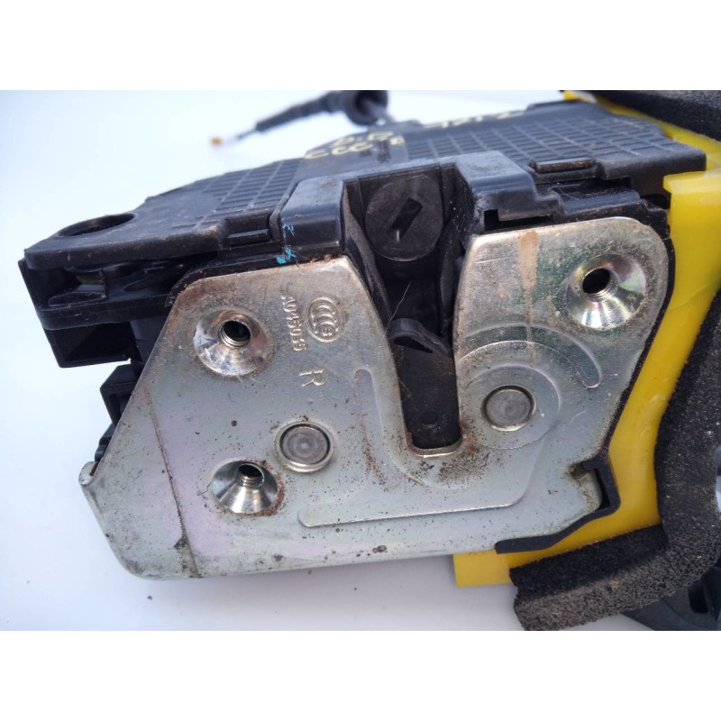 Recambio de cerradura puerta delantera derecha para kia cee´d drive referencia OEM IAM 91320A2110HIG  E2-B5-3-1
