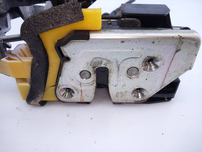 Recambio de cerradura puerta delantera derecha para kia cee´d drive referencia OEM IAM 91320A2110HIG  E2-B5-3-1