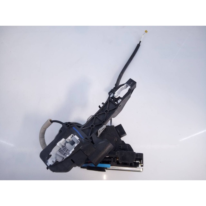 Recambio de cerradura puerta trasera derecha para kia cee´d drive referencia OEM IAM 81420A2100HIT  E2-B5-5-2