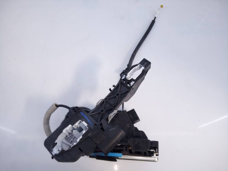 Recambio de cerradura puerta trasera derecha para kia cee´d drive referencia OEM IAM 81420A2100HIT  E2-B5-5-2