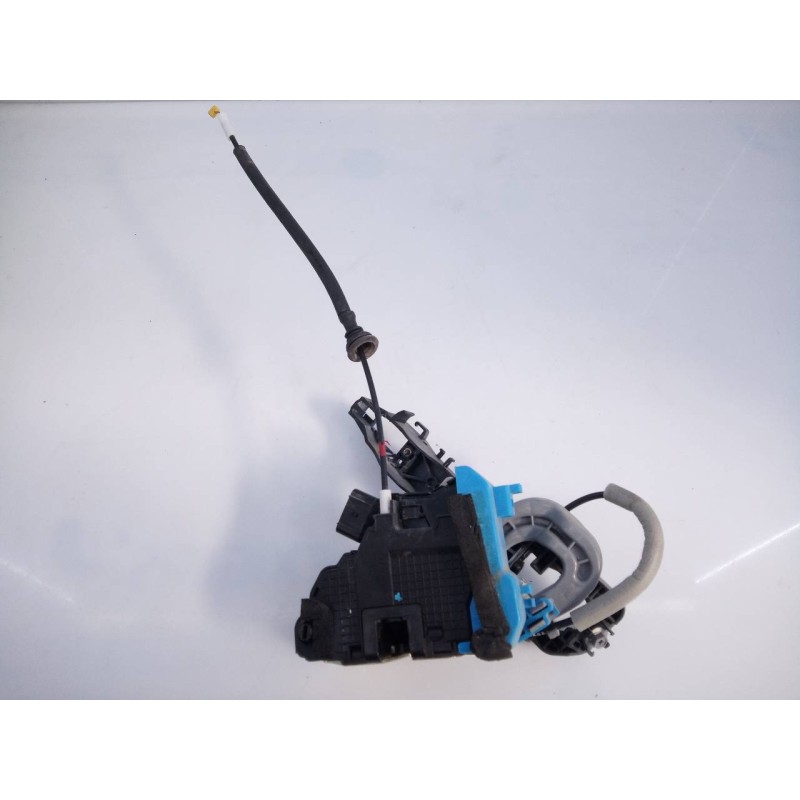 Recambio de cerradura puerta trasera derecha para kia cee´d drive referencia OEM IAM 81420A2100HIT  E2-B5-5-2