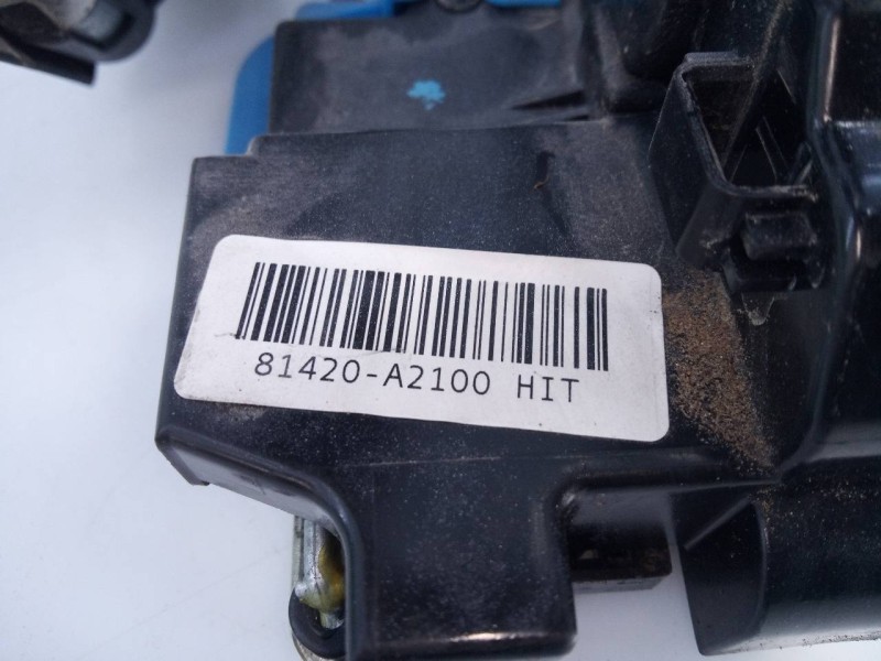 Recambio de cerradura puerta trasera derecha para kia cee´d drive referencia OEM IAM 81420A2100HIT  E2-B5-5-2