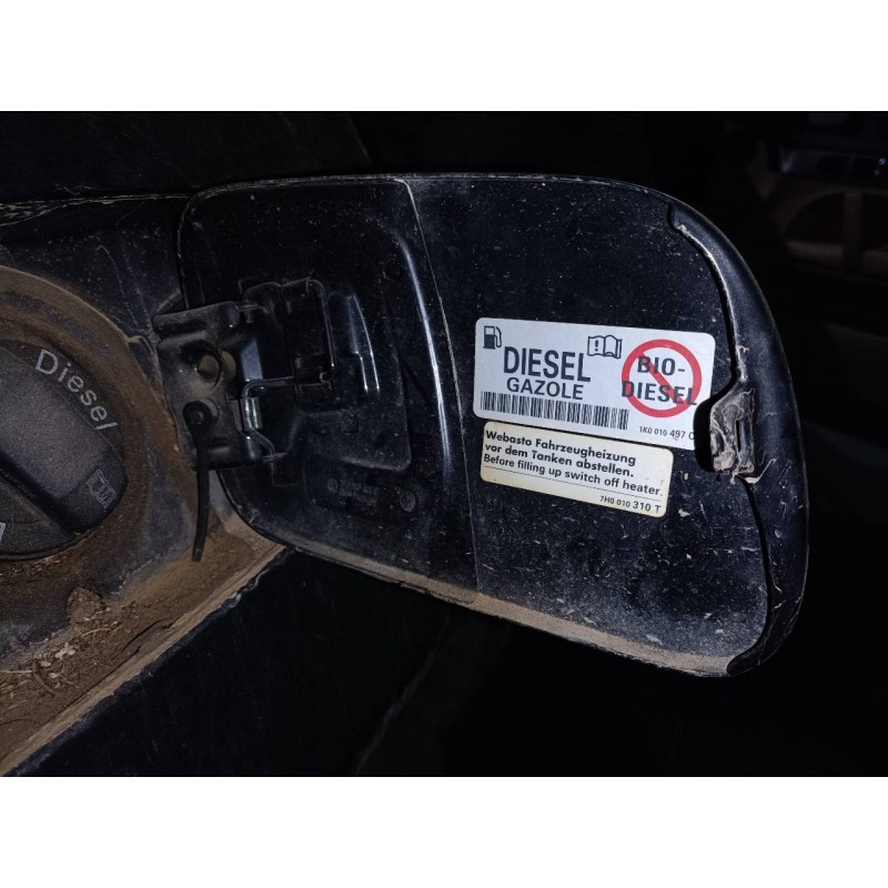 Recambio de tapa exterior combustible para volkswagen touareg (7l6) tdi r5 referencia OEM IAM   