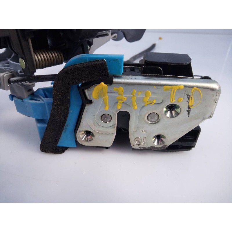 Recambio de cerradura puerta trasera derecha para kia cee´d drive referencia OEM IAM 81420A2100HIT  E2-B5-5-2
