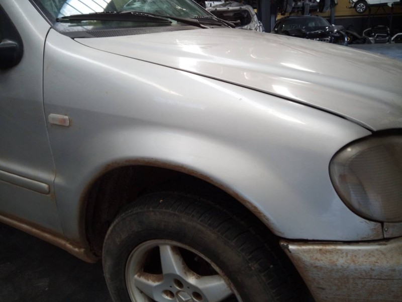 Recambio de aleta delantera derecha para mercedes-benz clase m (w163) 270 cdi (163.113) referencia OEM IAM   