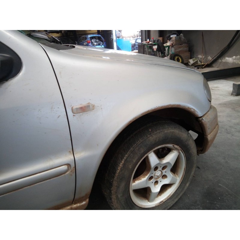 Recambio de aleta delantera derecha para mercedes-benz clase m (w163) 270 cdi (163.113) referencia OEM IAM   