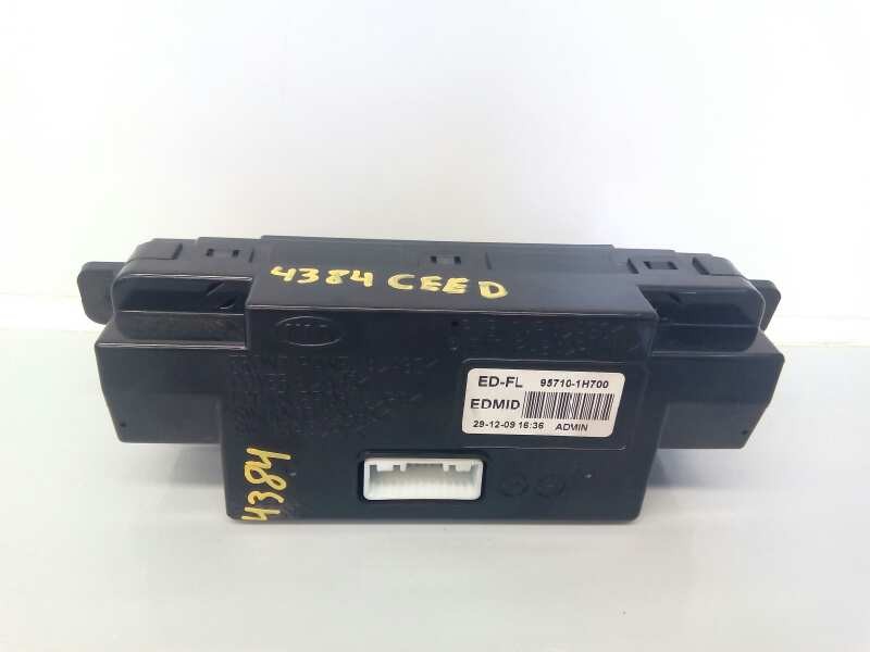 Recambio de pantalla multifuncion para kia cee´d emotion referencia OEM IAM 957101H700  937001H000