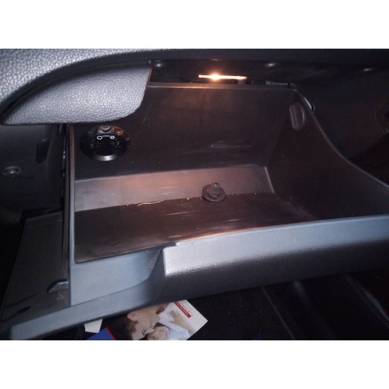 Recambio de guantera para kia cee´d drive referencia OEM IAM   