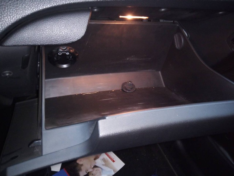 Recambio de guantera para kia cee´d drive referencia OEM IAM   