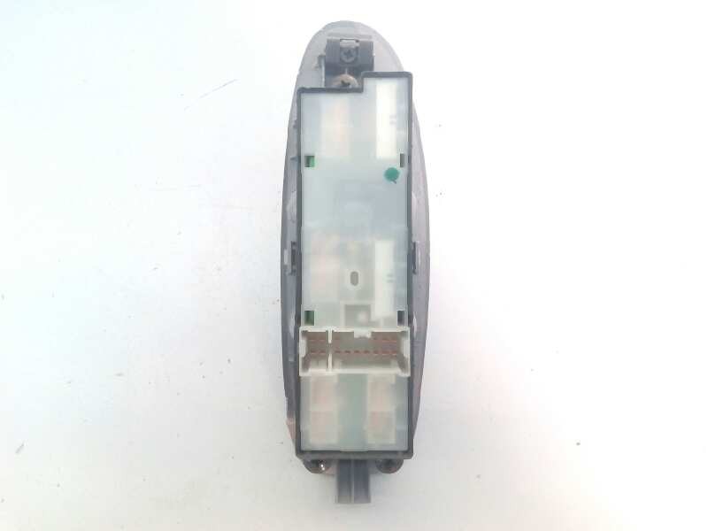 Recambio de mando elevalunas delantero izquierdo para nissan almera tino (v10m) acenta referencia OEM IAM 25401BU815  E3-B4-21-1