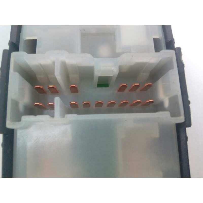 Recambio de mando elevalunas delantero izquierdo para nissan almera tino (v10m) acenta referencia OEM IAM 25401BU815  E3-B4-21-1