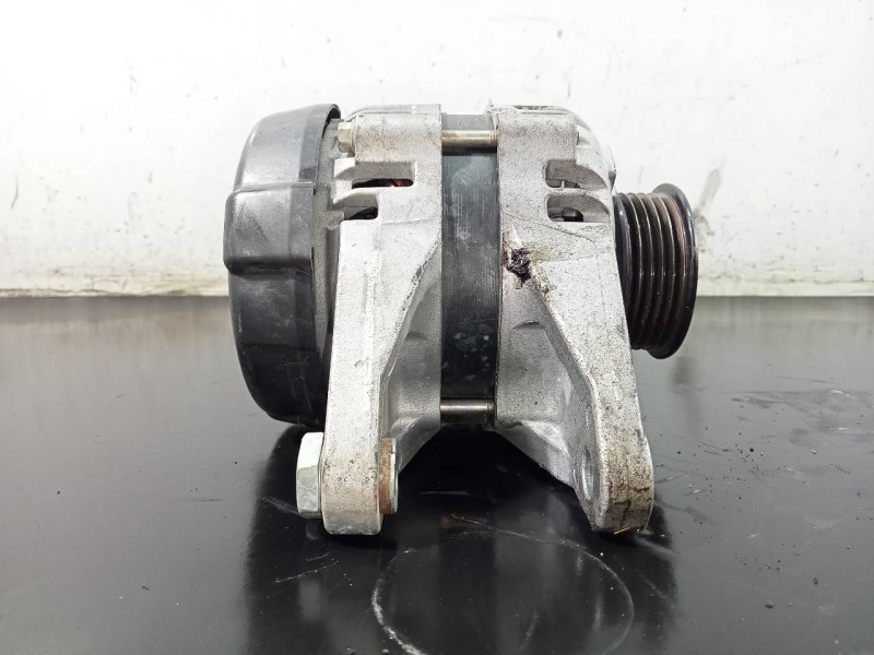 Recambio de alternador para suzuki swift (az) gle referencia OEM IAM 3140081P0 1042112300 P3-A4-3-3