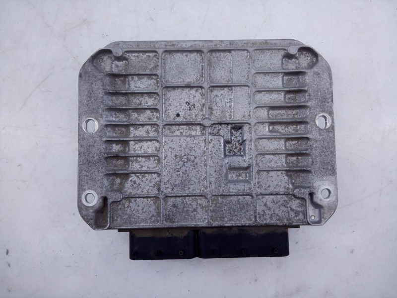 Recambio de centralita motor uce para subaru legacy kombi/outback b14 outback executive referencia OEM IAM 22611AU270 2757000992